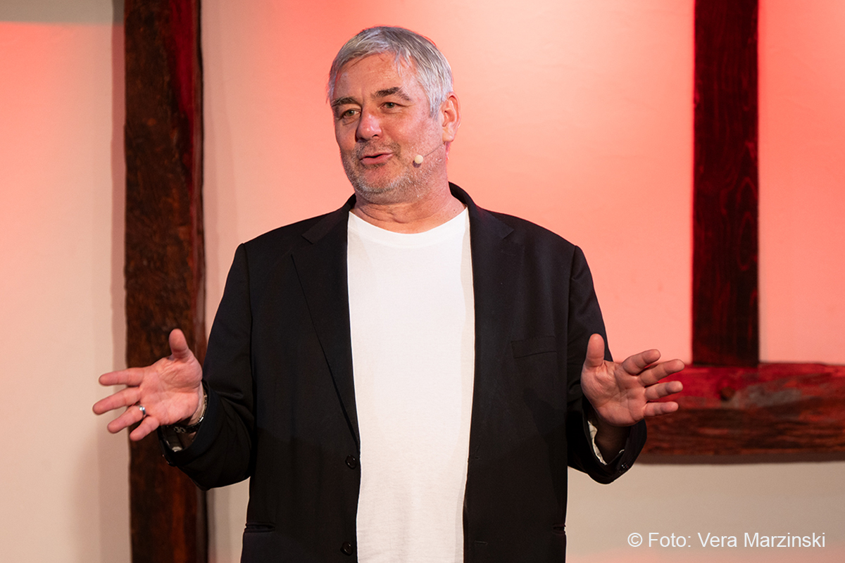 Viel Scherz mit Herz bei Ingo Oschmann